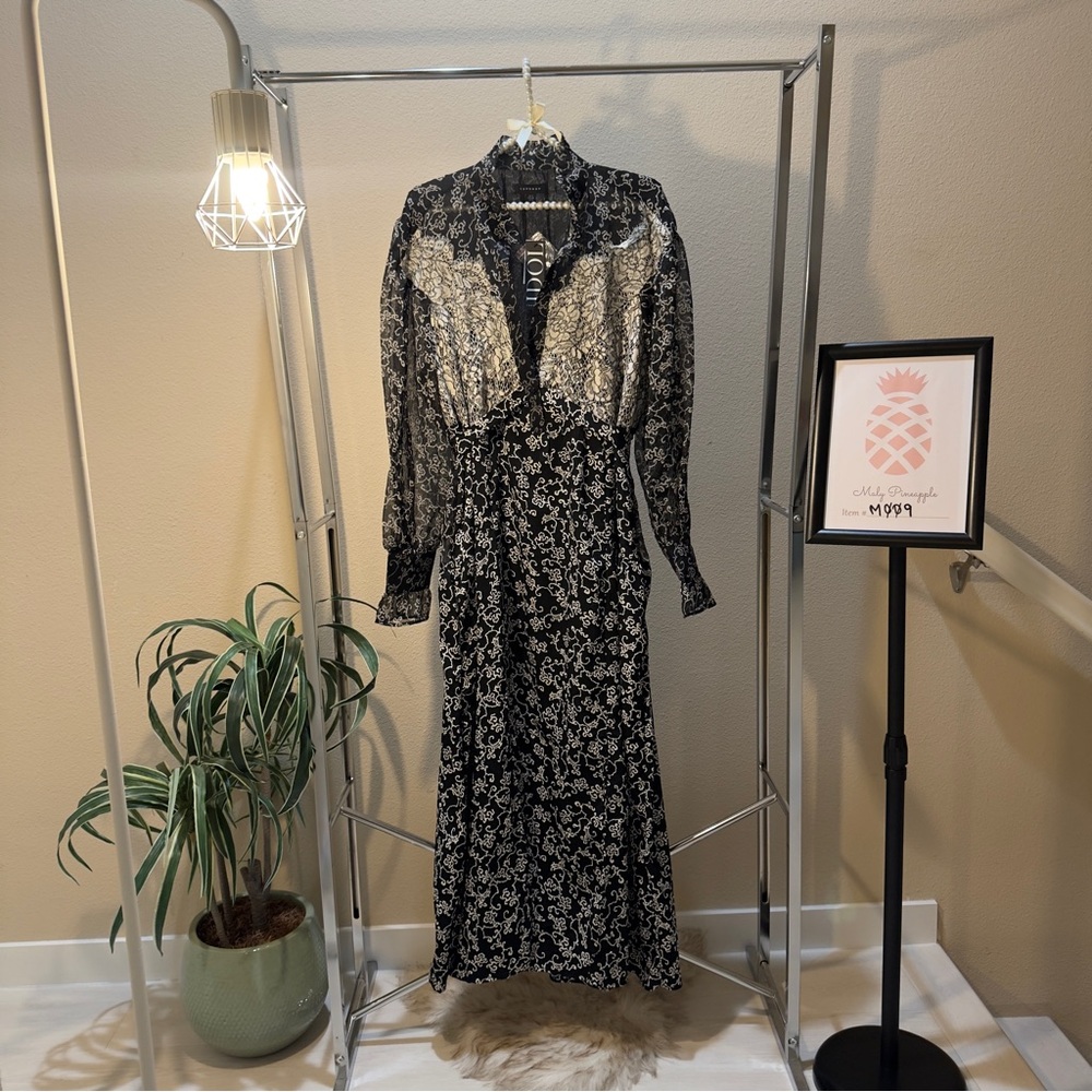 NWT Top Shop size 12 lightweight maxi dress long sleeves with white lace chest.